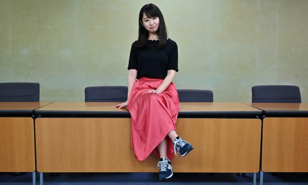 Gratë japoneze protestojnë kundër takave të larta në punë