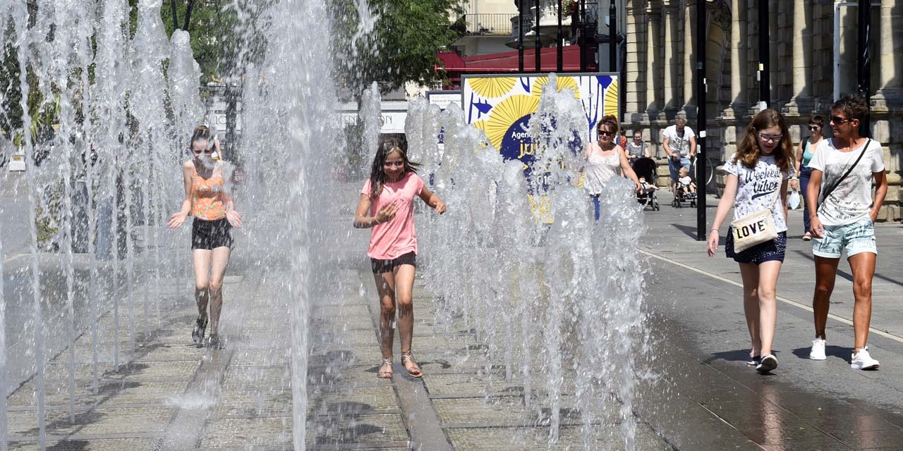 Në Francë temperaturat pritet të arrijnë deri në 45 gradë