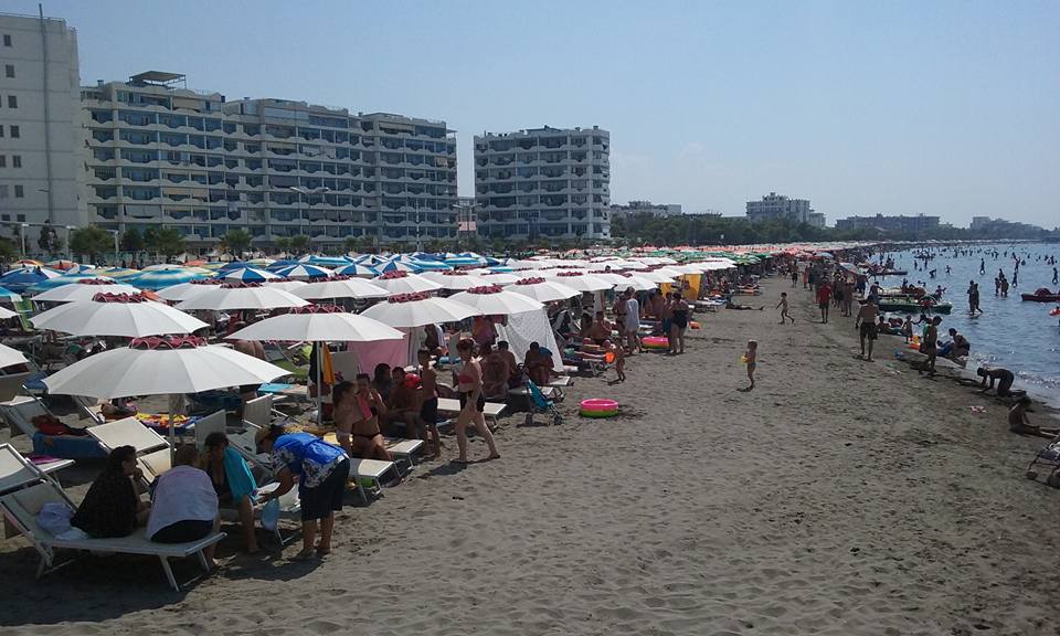 Pushuesve nga Kosova po u pëlqen Shëngjini, lirë e mirë