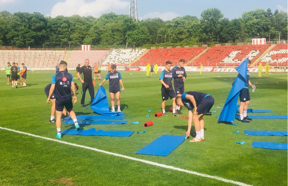 FFK demanton raportimet  se stërvitja e sotme në Sofje është ndërprerë për kinse provokimet nga tifozët bullgarë