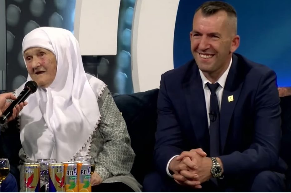 Kryetari i klubit të Vushtrrisë nuk e harxhon asnjë cent pa e pyetur nënën tij (VIDEO)