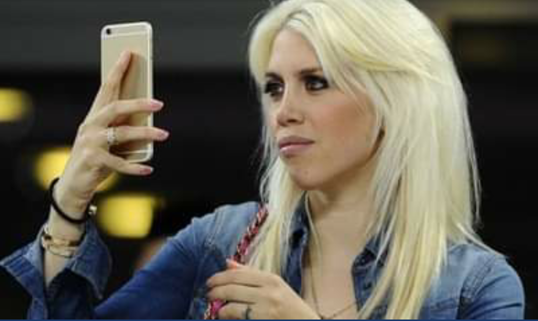 Wanda Nara telefonon Conten për Icardin, trajneri i kthen përgjigjen…