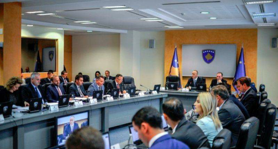 Qeveria e tërheq projektligjin për financimin e partive politike