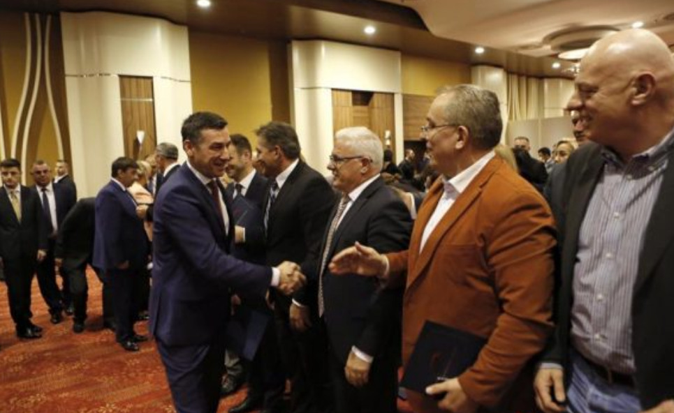 Grabovci thotë se s’ka kush e largon nga PDK’ja