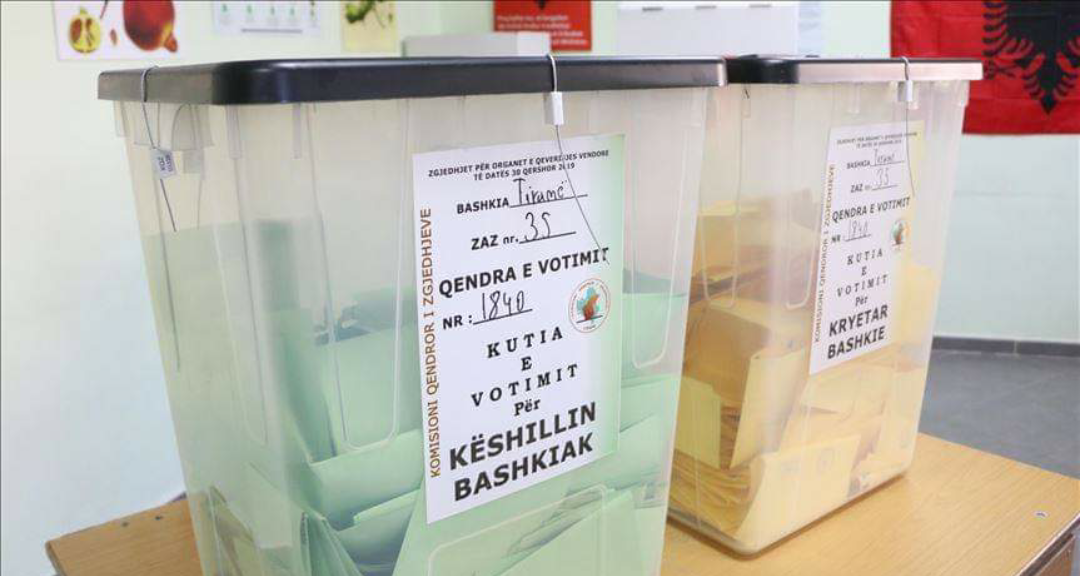 Dalin rezultatet e para të numërimit të votave