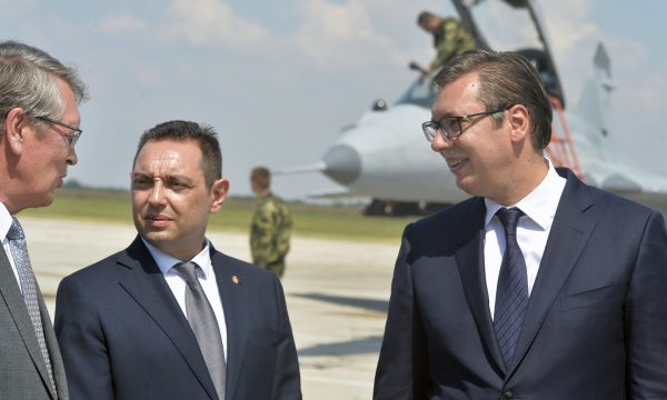 Serbia ‘evropiane’ nuk ndalet së ofenduari NATO-në, SHBA-në dhe BE-në