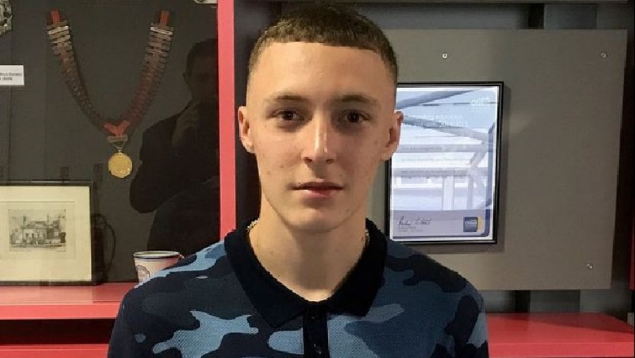 Mësuesit britanikë me peticion kërkojnë të mos ekstradohet djali shqiptar