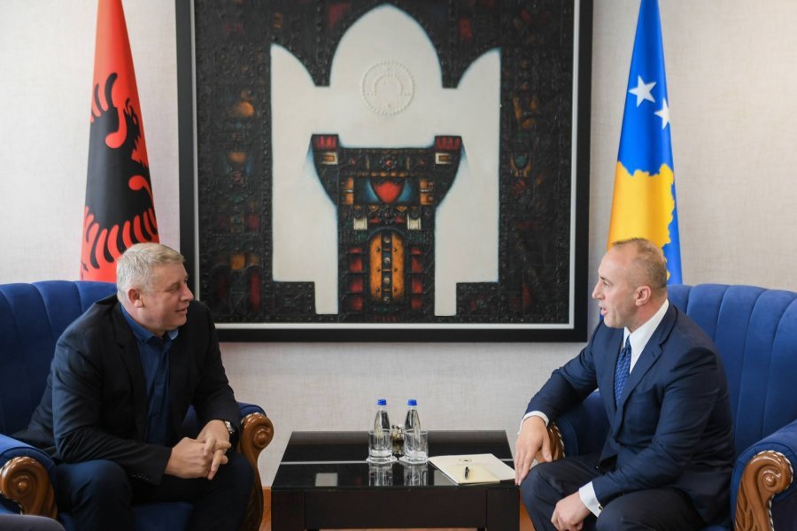 Haradinaj liron nga detyra e këshilltarit Sylejman Selimin