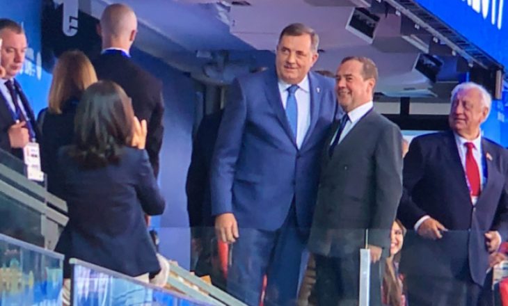Prapaskenat gjatë ceremonisë në Minsk, Dodik reagon ashpër ndaj ekipit të Kosovës