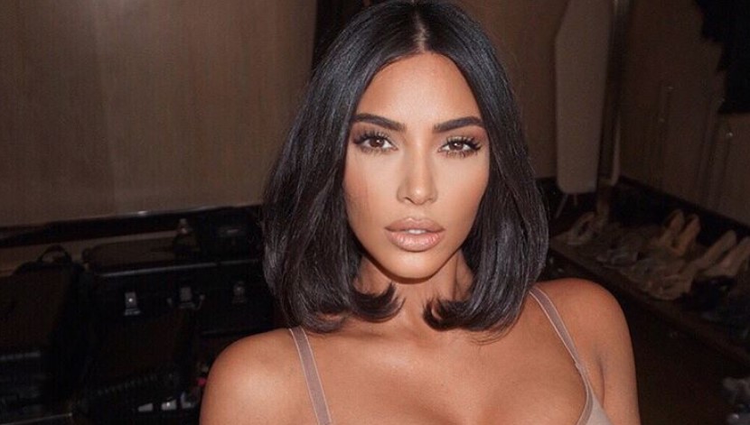 Kim Kardashian fotografohet nga paparacët në plazhet e Kosta Rikës