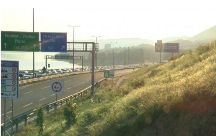 Kriza polike në Shqipëri nuk pengon kosovarët t’ia mësyejnë detit