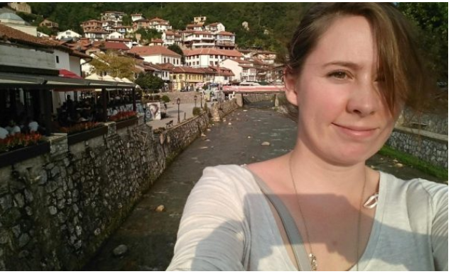 Vajza e cila e la Teksasin për të jetuar në Prizren