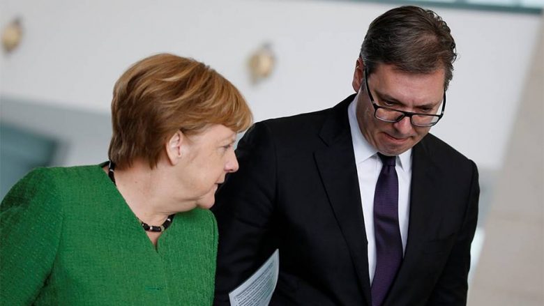 Vuçiq takohet sot me Merkelin, bisedojnë për Kosovën