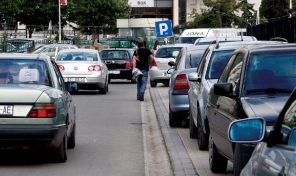 Kujdes, nëse parkoni në këtë pjesë të Prishtinës vetura juaj do të konfiskohet