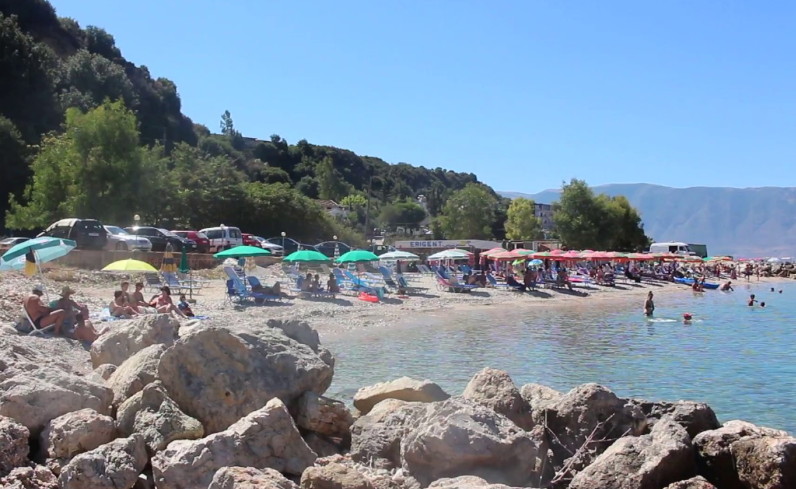 Mungon siguria në plazhin e Vlorës, s’ka kulla vrotjtimi
