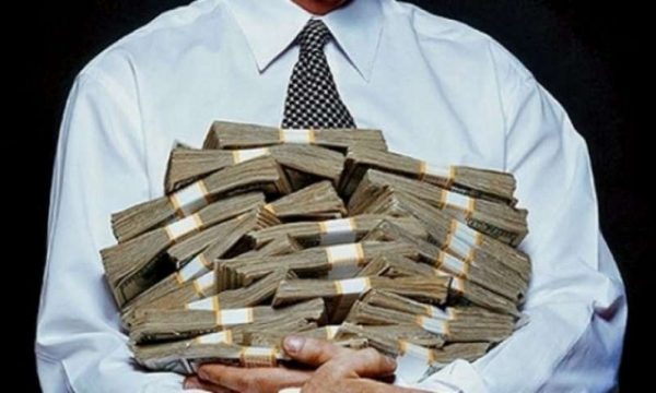 Populli pa bukë, politikanët miliardera