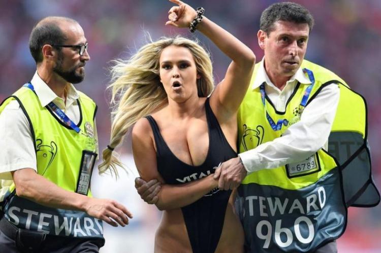 Kinsi Volanski nuk ka të ndalur, shikoni çmendurinë e radhës të modeles ruse