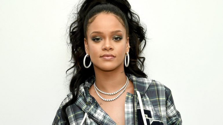 Rihanna këngëtarja më e pasur në botë sipas Forbes