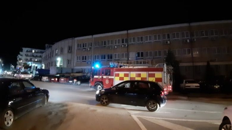 Digjet një pjesë e Gjykatës Themelore të Pejës