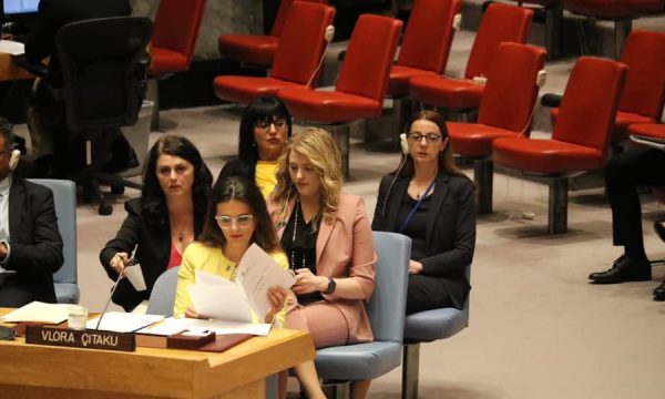 Vlora Çitaku zbulon prapaskenat në OKB: Daçiq erdhi dhe na ofendonte