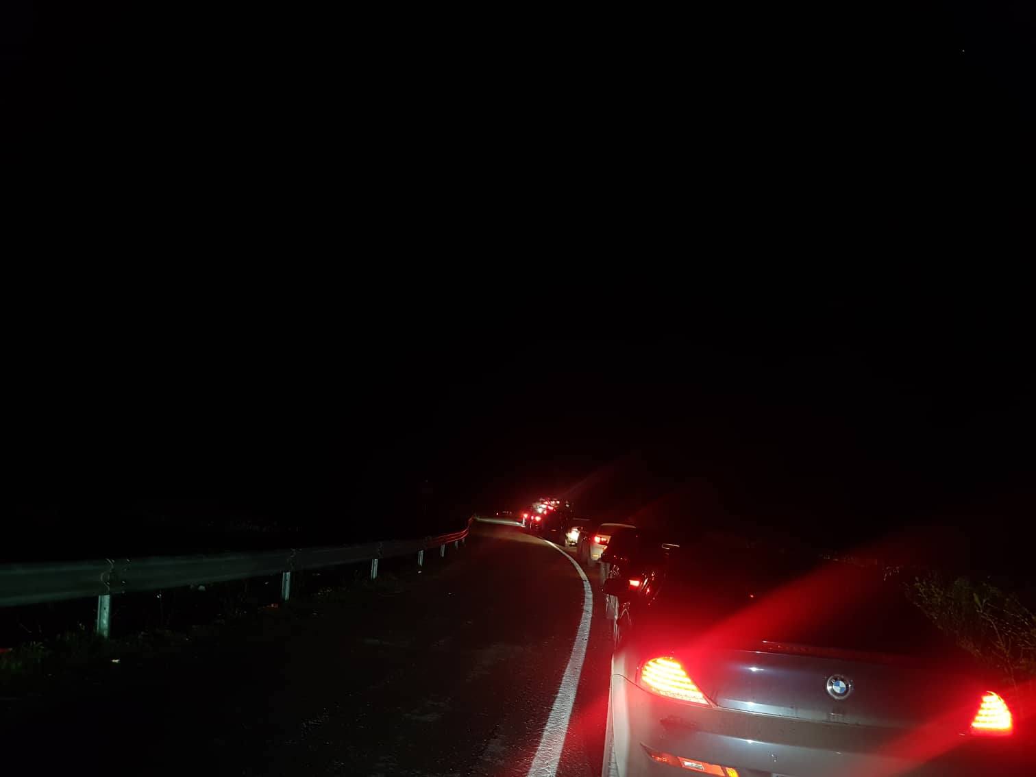 Pritje deri në tre orë në Muçibabë