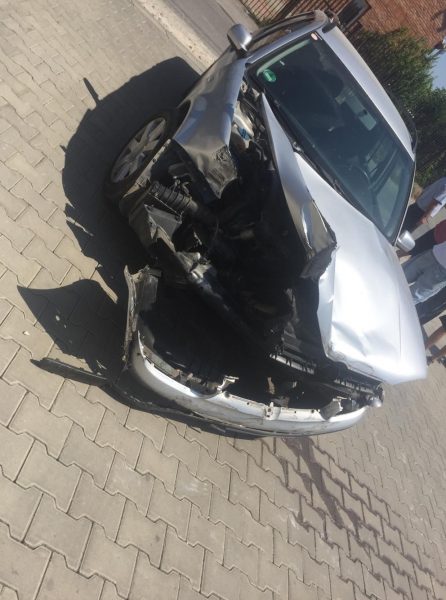 Pamje nga aksidenti i trenit dhe veturës në Prishtinë