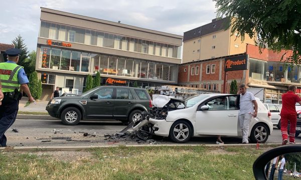 Aksident në Fushë Kosovë, ka të lënduar