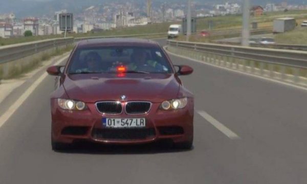 Me këto vetura civile dhe luksoze, Policia e Kosovës patrullon në Autostradën “Arbër Xhaferi”