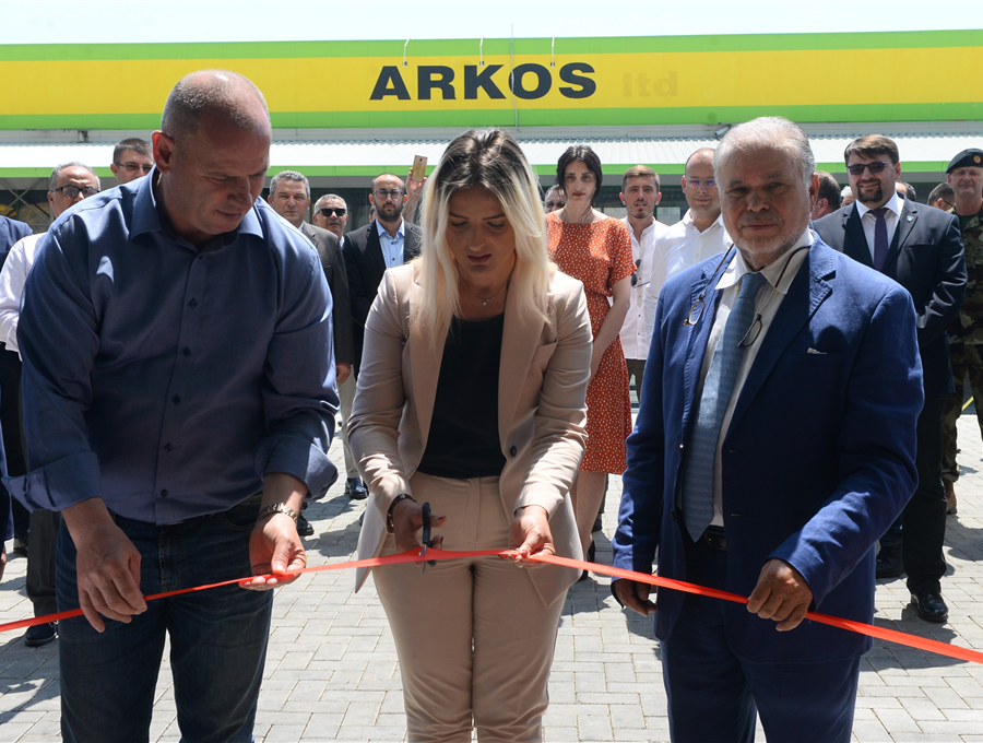 Zv/ministrja Krasniqi merr pjesë në inaugurimin e fabrikës italiane në Parkun e Biznesit të ndërtuar nga MTI-ja