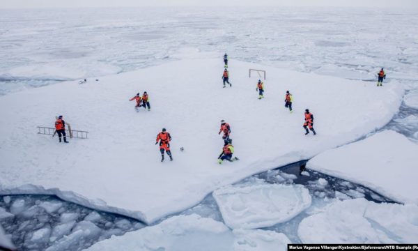 Temperaturat ekstreme, rrezikohet edhe shkrirja e akullit në Grenlandë