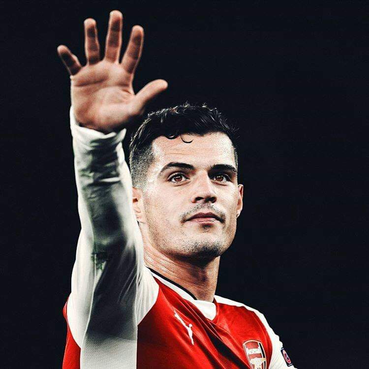 Daily Mail: Xhaka i gatshëm ta marrë shiritin e kapitenit në Arsenal