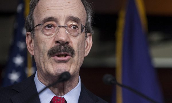 Eliot Engel vjen sot në Kosovë