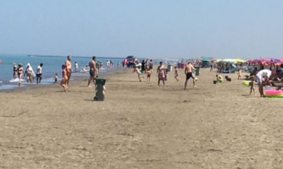 Një problem serioz po shqetëson pushuesit në plazhet shqiptare