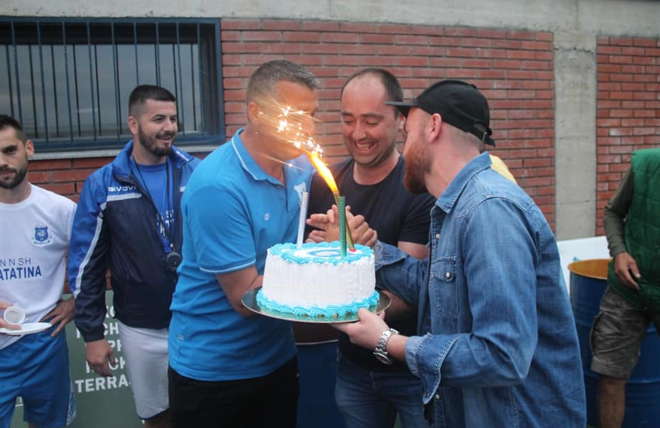 Batatina befasohet nga futbollistët dhe “Legjendat”, tekniku llapjan ka një mesazh për të gjithë!