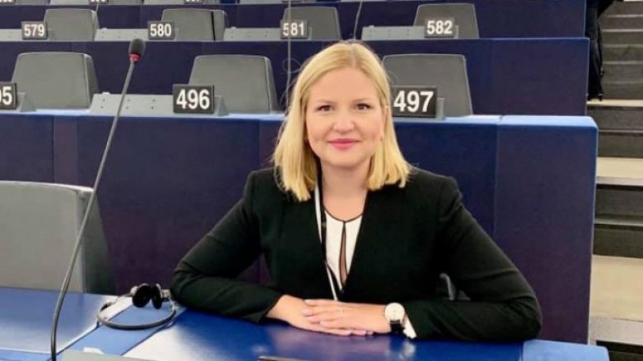 Eurodeputetja e parë shqiptare, Arba Kokalari nis mandatin në PE