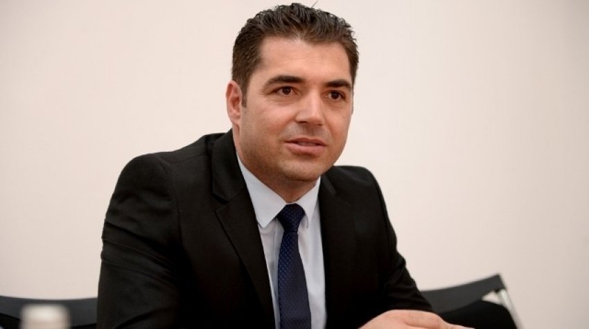Ish ministri Hasani i bashkohet AAK-së pasi braktisi Nismën