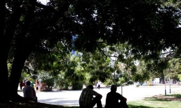 Temperaturat e larta shkaktojnë diarre dhe të vjella tek fëmijët