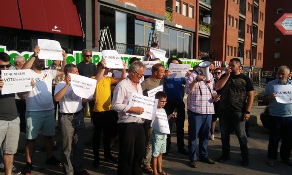 Protestojnë banorët e lagjes “Mati 1”, thonë se Komuna e Prishtinës i ka harruar këta banorë