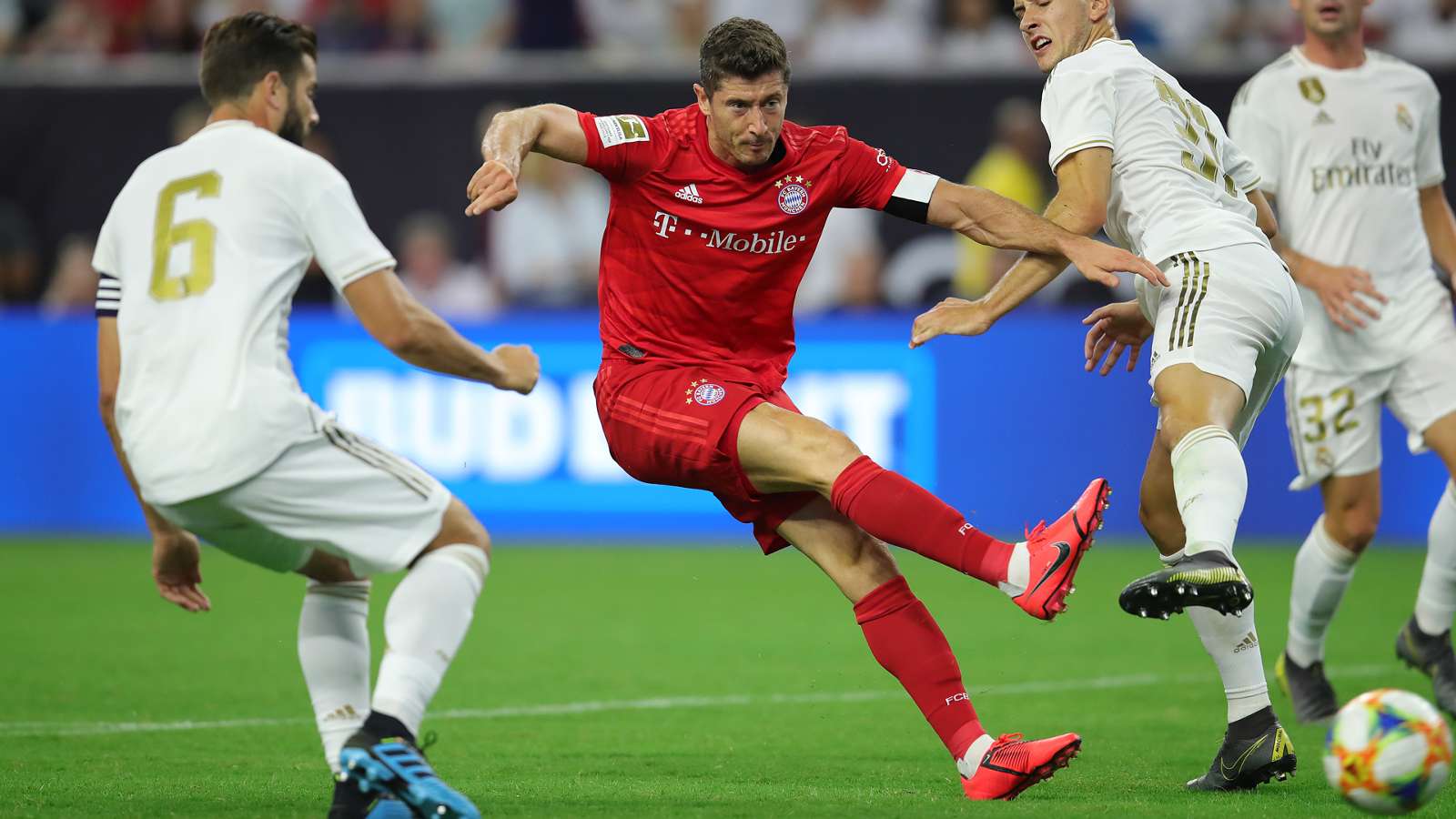 Bayern Munich fiton me lehtësi ndaj Realit, Hazard debuton me humbje