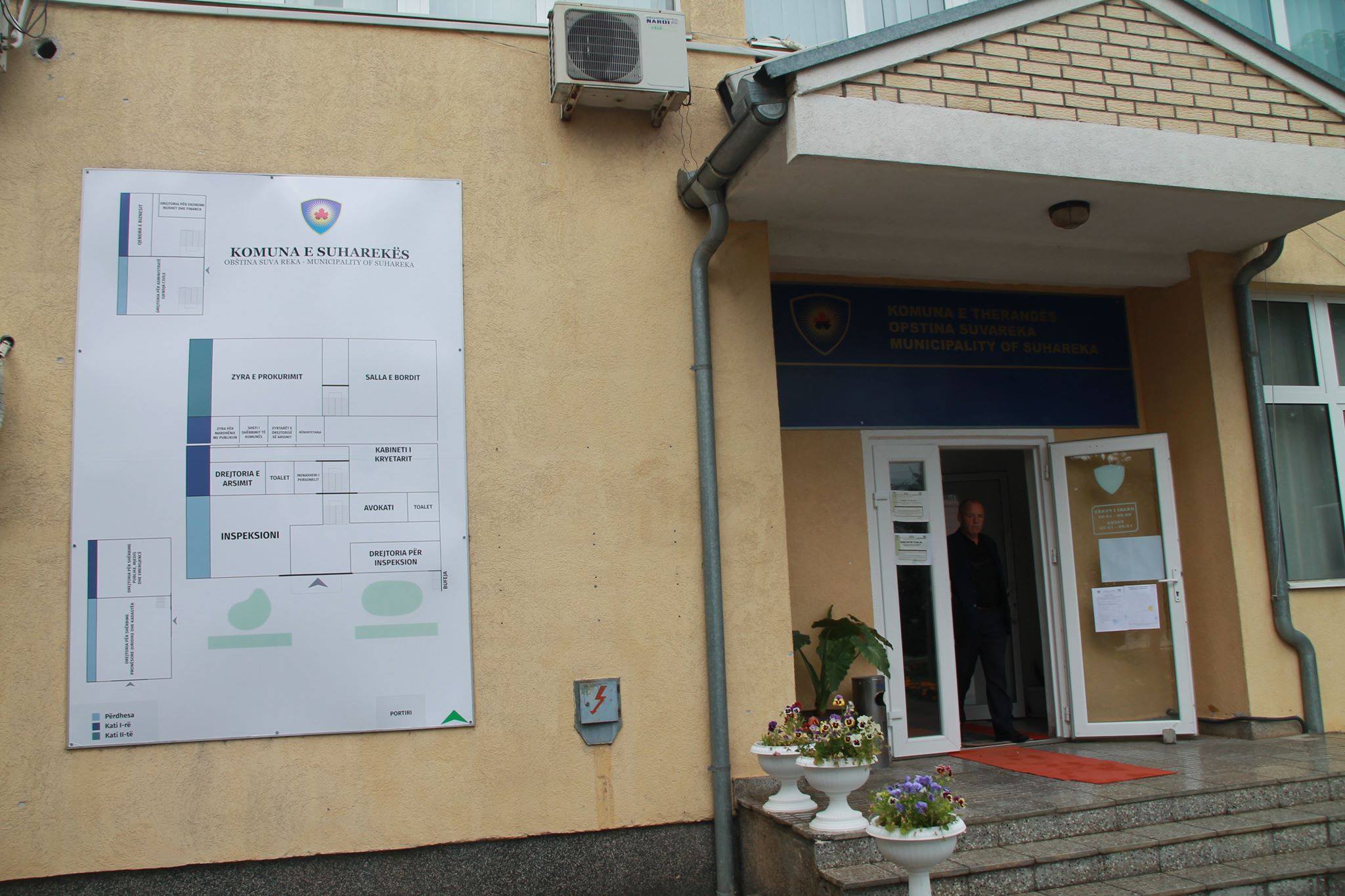 Komuna e Suharekës lejon shfrytëzimin e parkingut të saj nga mërgimtarët