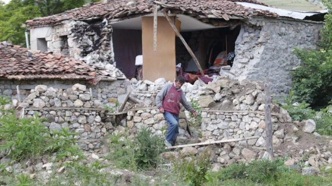 Shteti nuk rindërton shtëpitë e shkatërrura nga tërmeti
