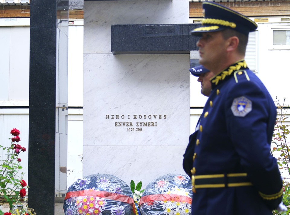 Thaçi kujton Enver Zymberin: Rënia e tij rrënoi ambiciet e Serbisë