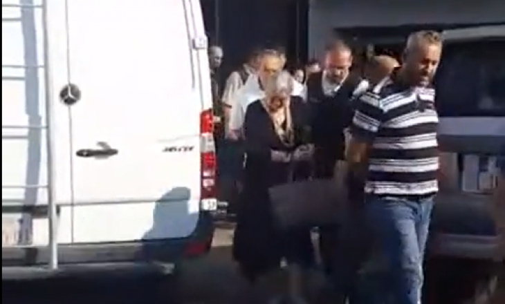 Gjykata merr vendim për zyrtarët e arrestuar për patentë shofer