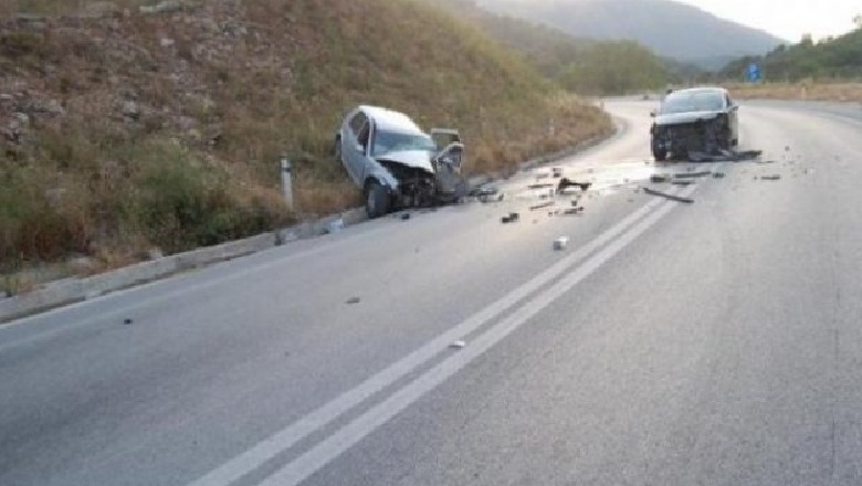 Vetura zyrtare aksidentohet me dy civile në Klinë, mësohet numri i të lënduarve