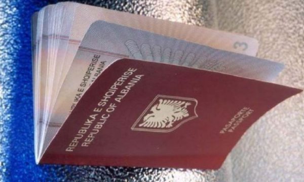 Pse kosovarët përsëri s’mund të marrin lehtë pasaportë shqiptare