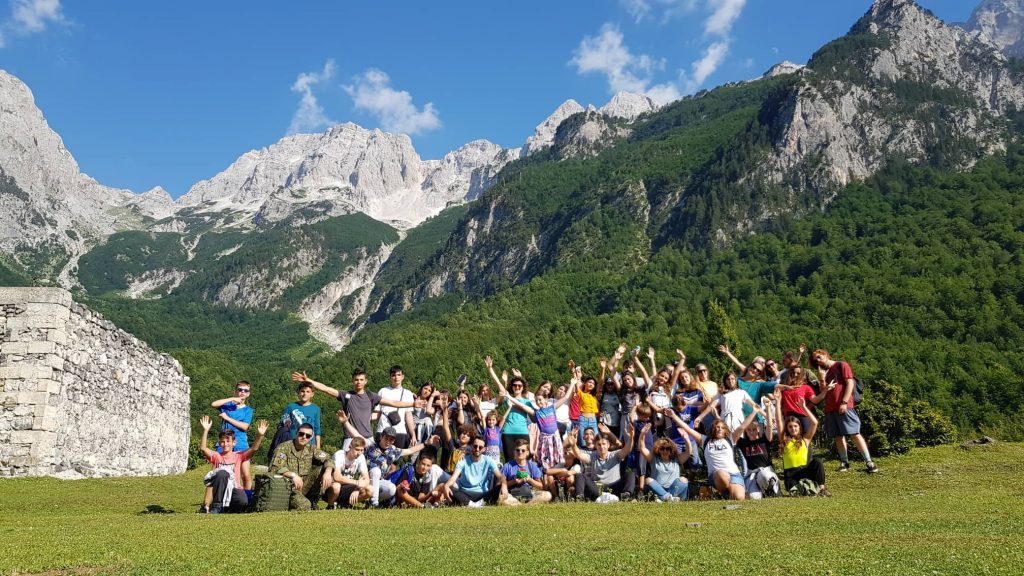Përfundoi shkolla verore për nxënësit nga diaspora