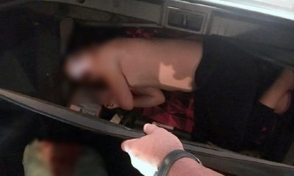 Publikohet fotografia e vajzës nga Podujeva që u fsheh në bagazh të veturës për t’u dërguar në Gjermani