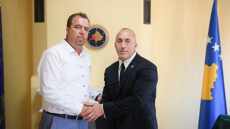 Afrim Hoti i bashkohet AAK-së