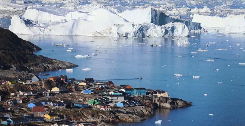 I nxehti në Evropë shkrin akujt në Greenland