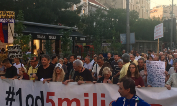 Vazhdojnë protestat kundër Vuçiqit në Serbi